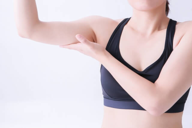 上腕三頭筋のトレーニング&ストレッチ　パーソナルトレーニングジムKenz